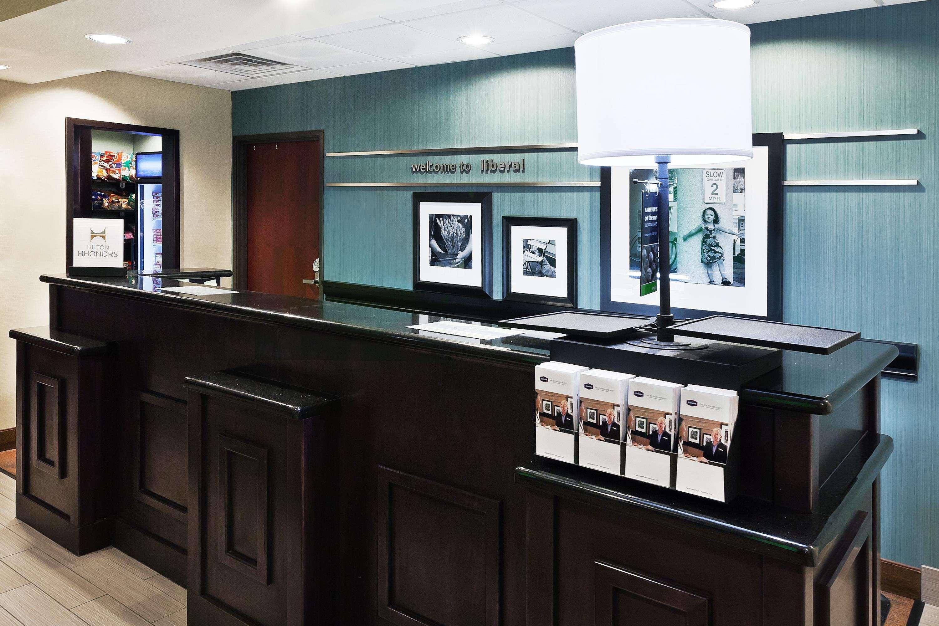 Hampton Inn & Suites Liberal Eksteriør billede